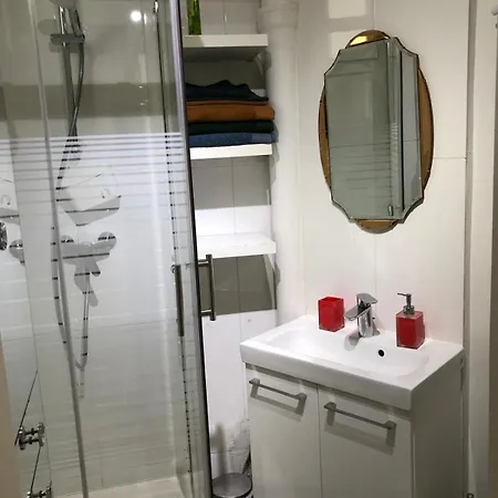 Appartement Charmante Escapade Au Coeur Des Batignolles Parijs