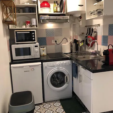 Charmante Escapade Au Coeur Des Batignolles * Parijs